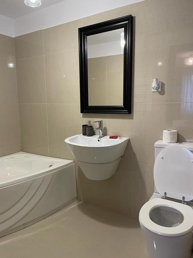 Londof Luxury Apartments - With A Panoramic View Over The City Brasov Bagian luar foto
