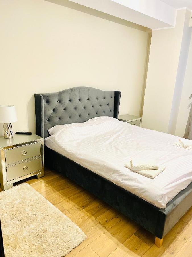Londof Luxury Apartments - With A Panoramic View Over The City Brasov Bagian luar foto